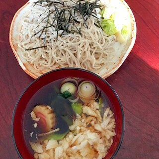 鳴門と刻み長芋と小松菜の盛りそば。